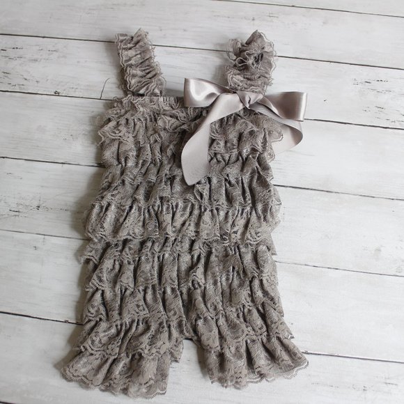 Baby Girl's Shorts Romper Size 18 24 Months 2T Gray Lace Ruffles - Picture 1 of 5